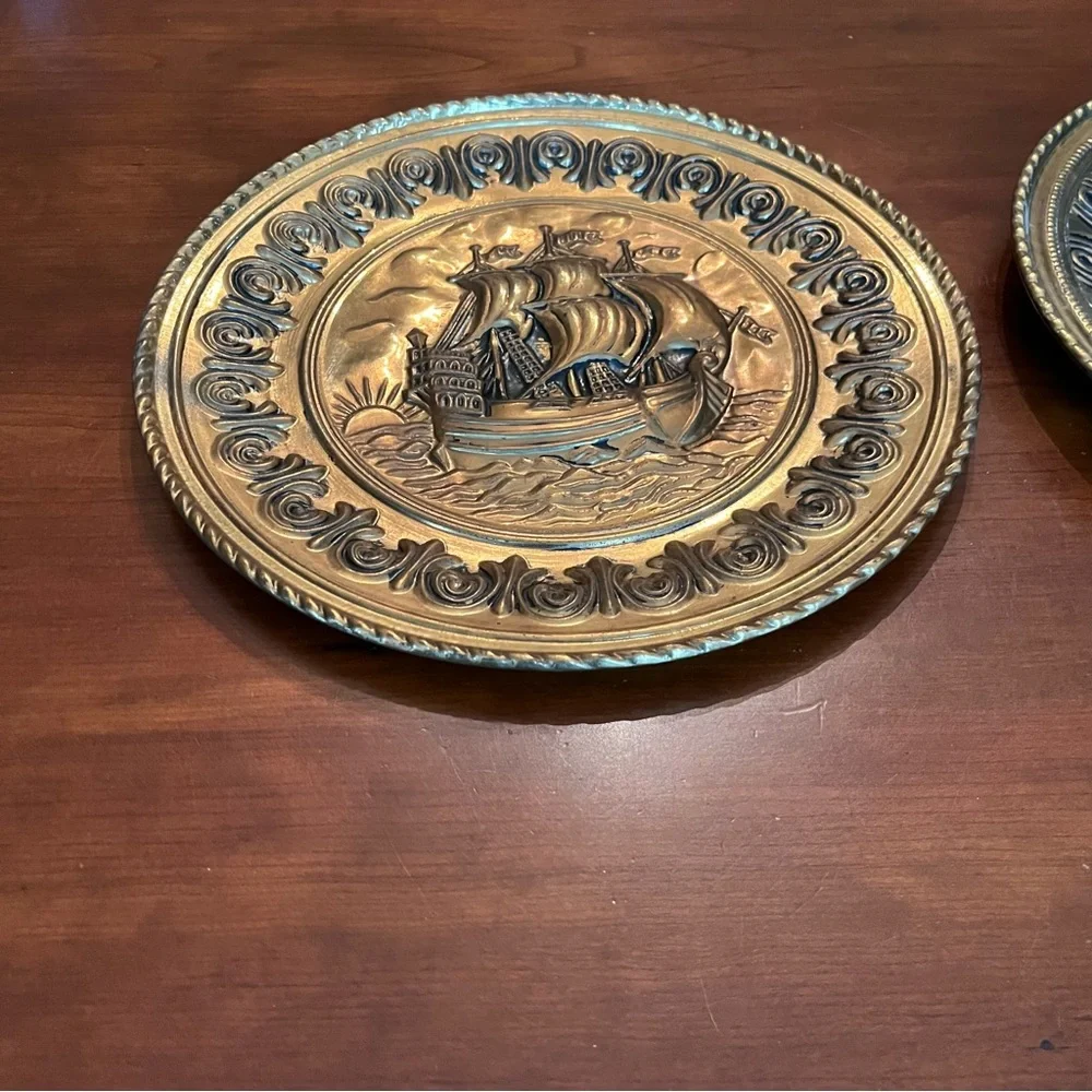 Vintage embossed brass plates wall decor set of 2 Nautical Colonial Pub Scene - Picture 9 of 11